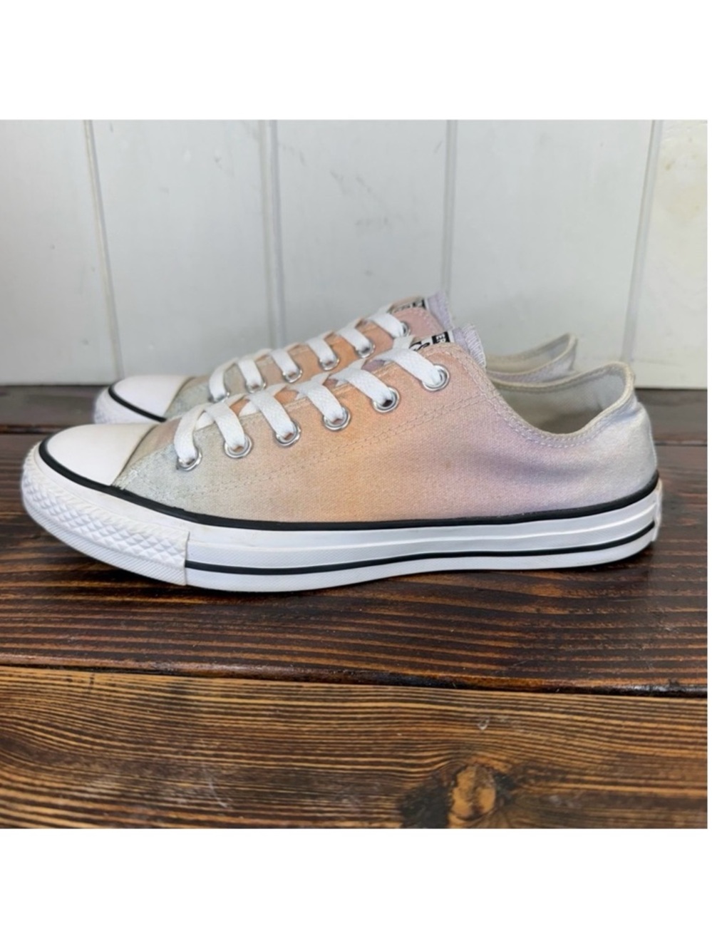 Converse Chuck Taylor All Star Low Top – Women’s Sz 8.5 – Iridescent Pastel Fade